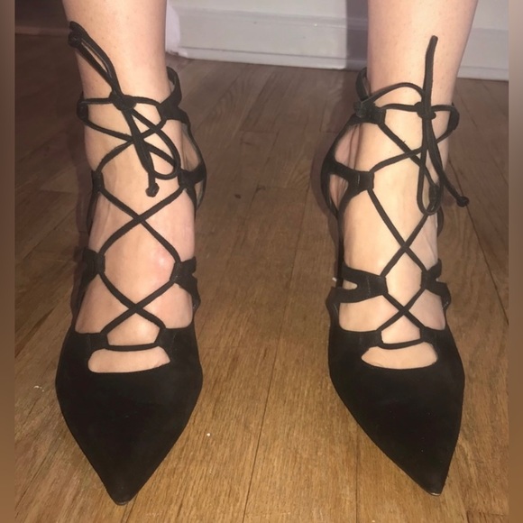 SOLD!! NIB STUART WEITZMAN Women’s Black Suede Ankle Tie Heels Pumps Shoes Sz 5 - Picture 8 of 9